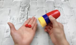 隔空吸杯子魔术教程 隔空吸杯子魔术教程